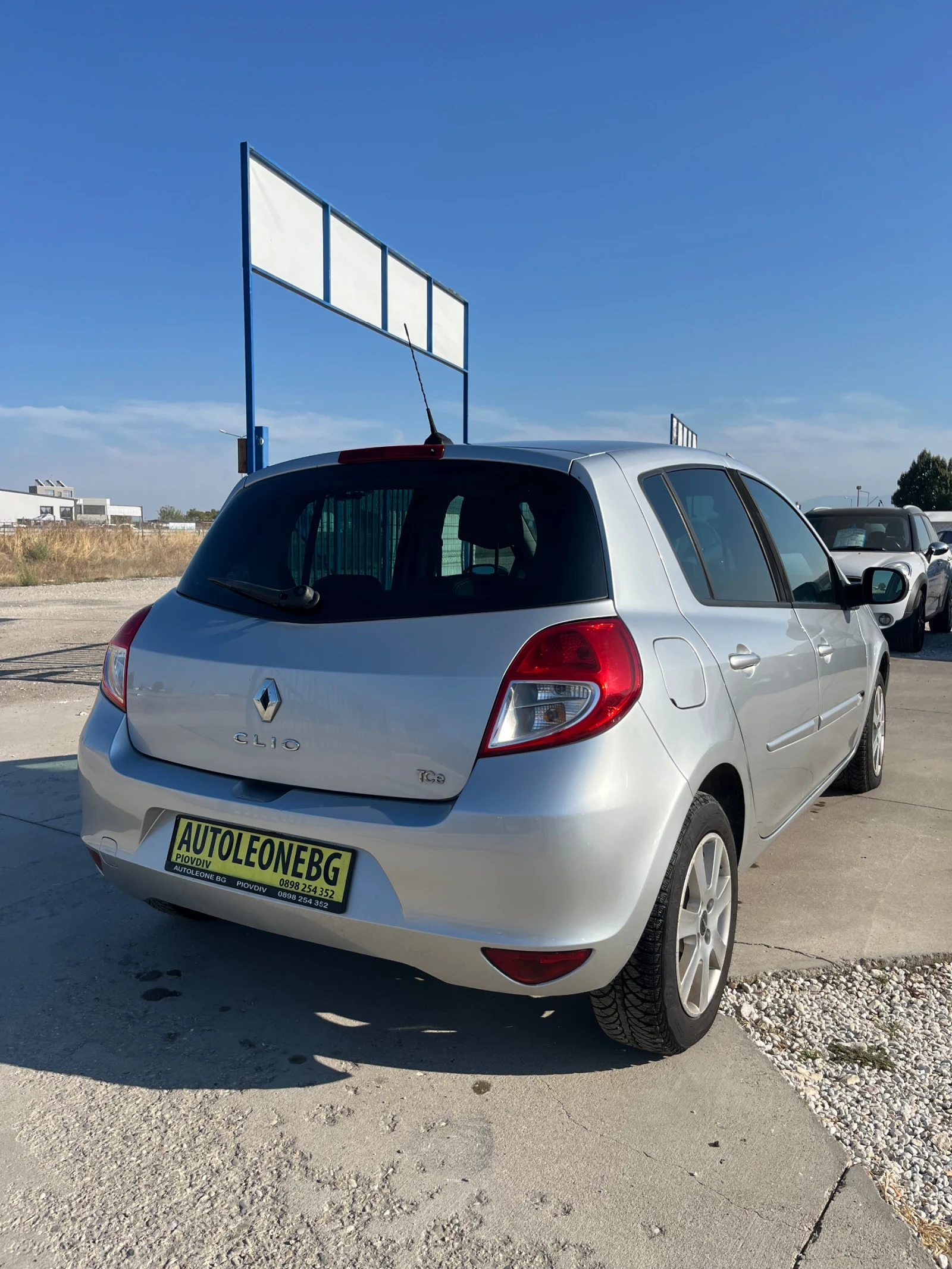 Renault Clio 1.2i ЮБИЛЕЙНО - изображение 4