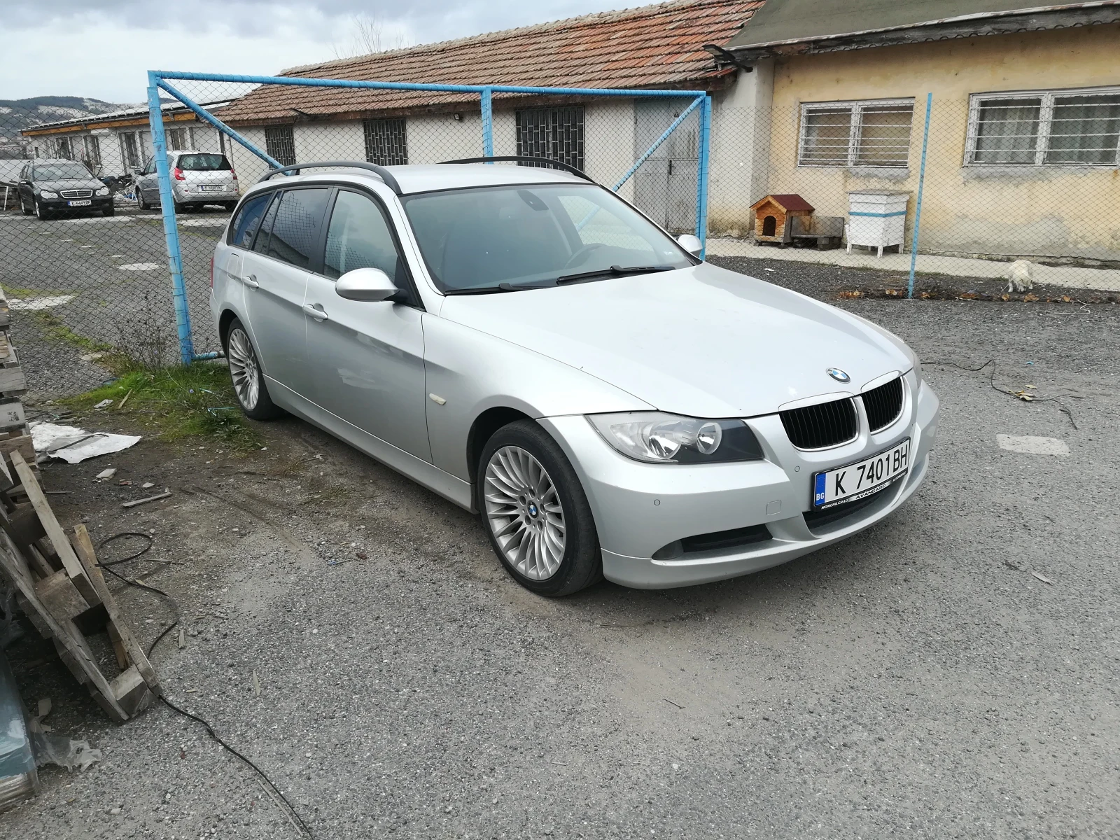 BMW 318 E91 - изображение 3