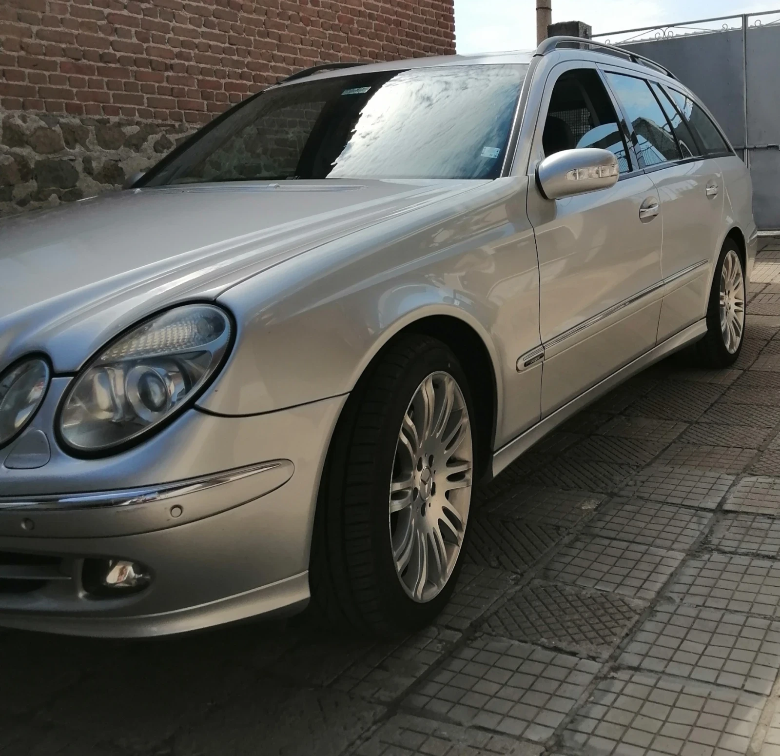 Mercedes-Benz E 320  - изображение 3