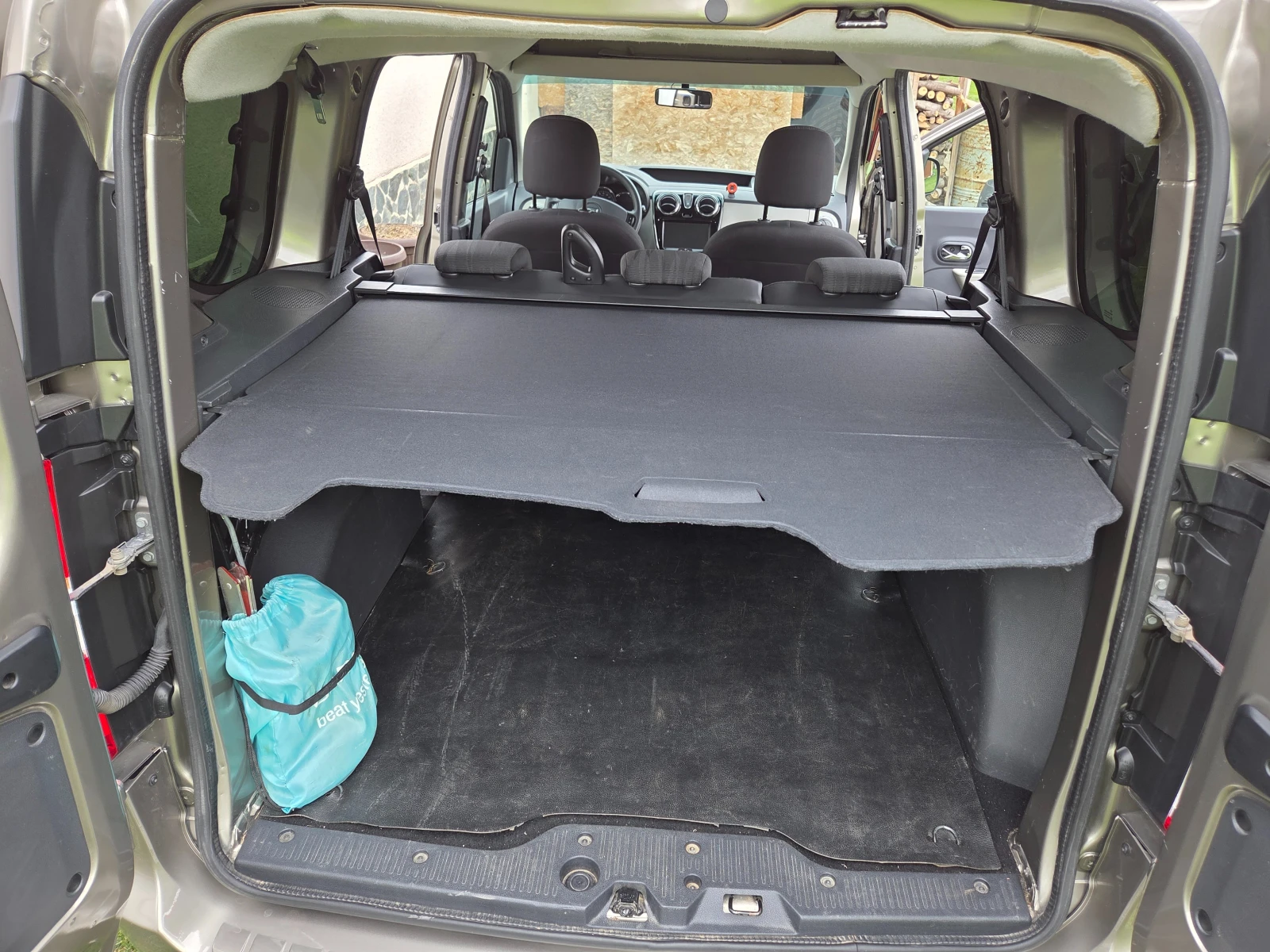 Dacia Dokker 1.5 dCi, снимка 13 - Автомобили и джипове - 53646180