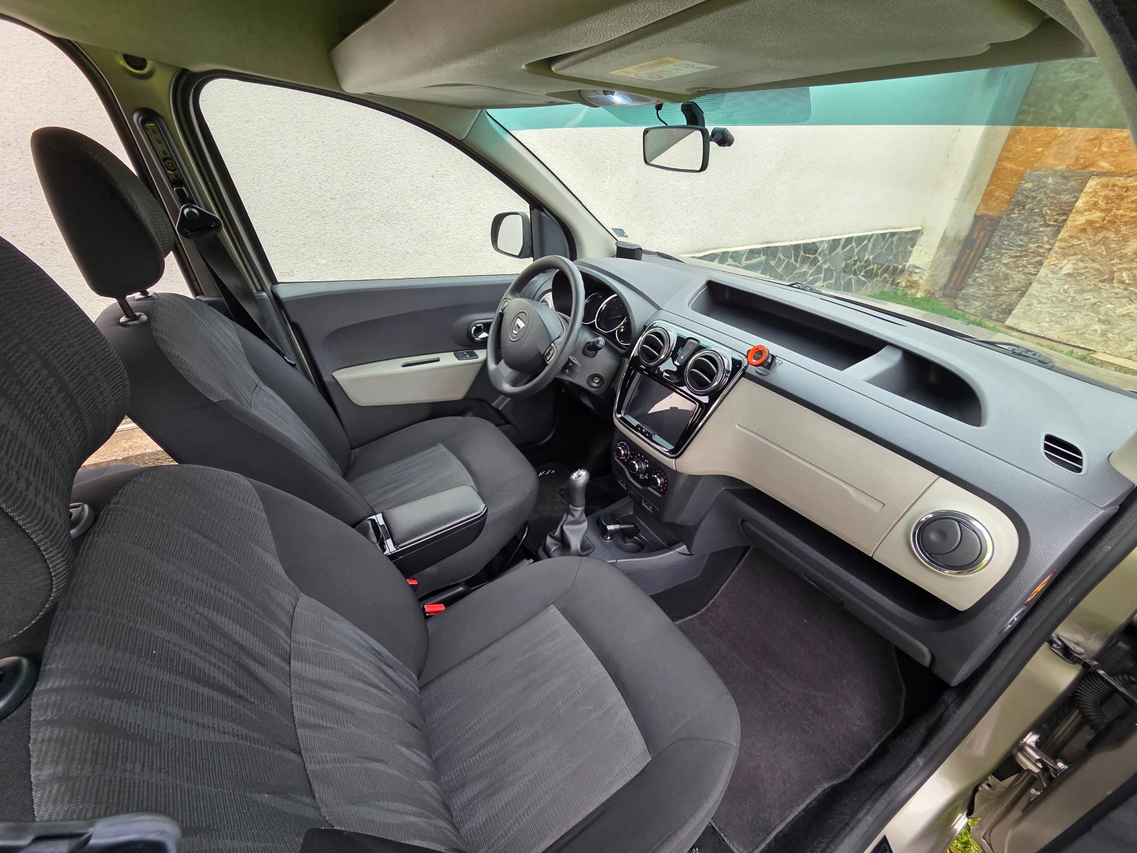 Dacia Dokker 1.5 dCi, снимка 16 - Автомобили и джипове - 53646180