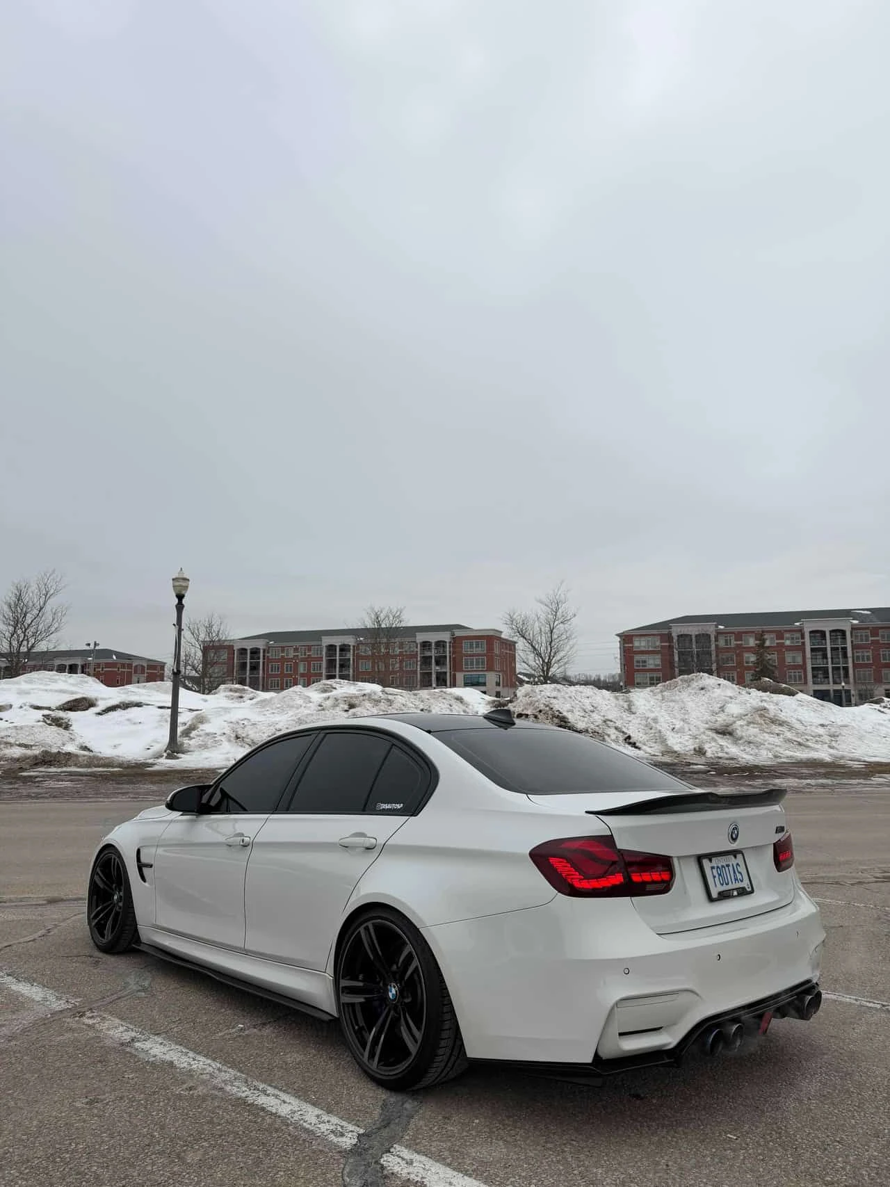 BMW M3 * CARFAX * KEYLESS * ПОДГРЕВИ - изображение 2
