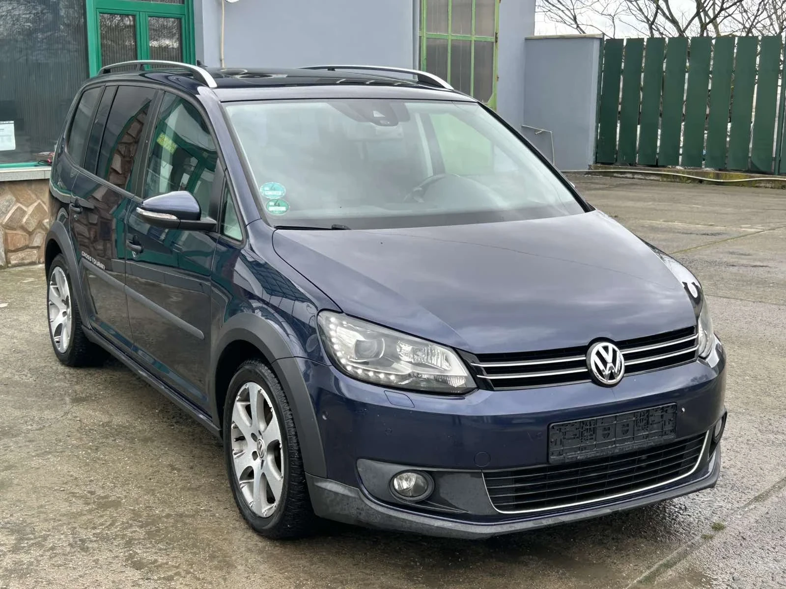 VW Touran 2.0 DSG Cross, снимка 6 - Автомобили и джипове - 54072281