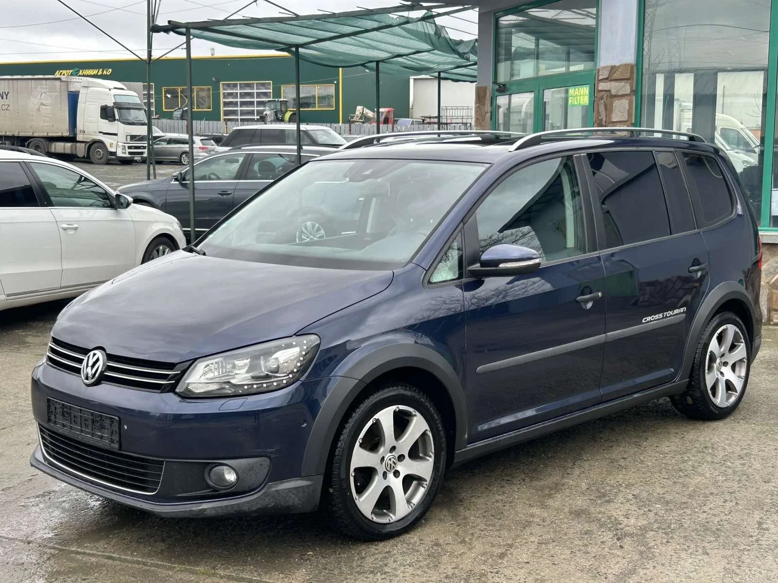 VW Touran 2.0 DSG Cross, снимка 4 - Автомобили и джипове - 54072281
