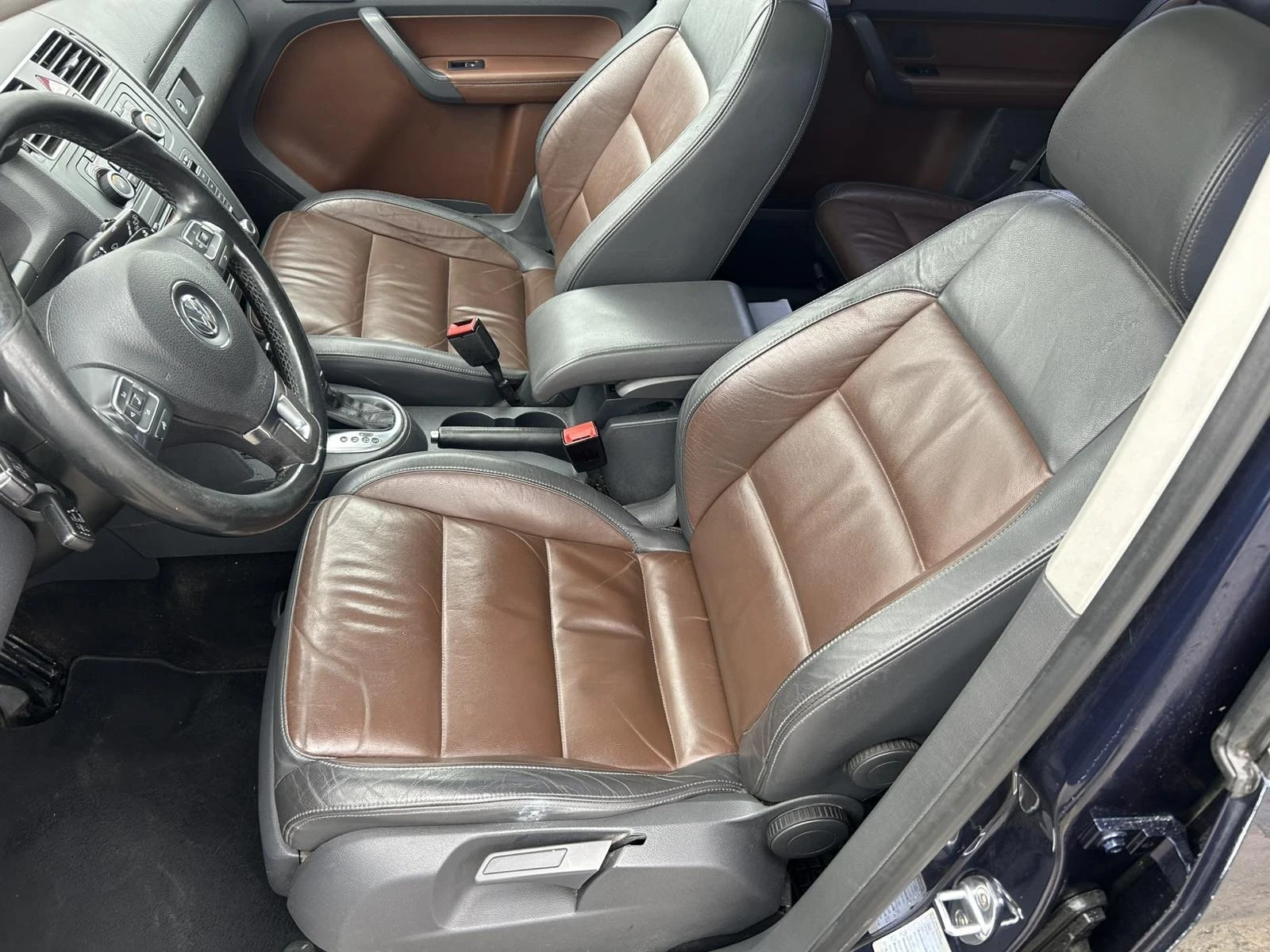 VW Touran 2.0 DSG Cross, снимка 15 - Автомобили и джипове - 54072281