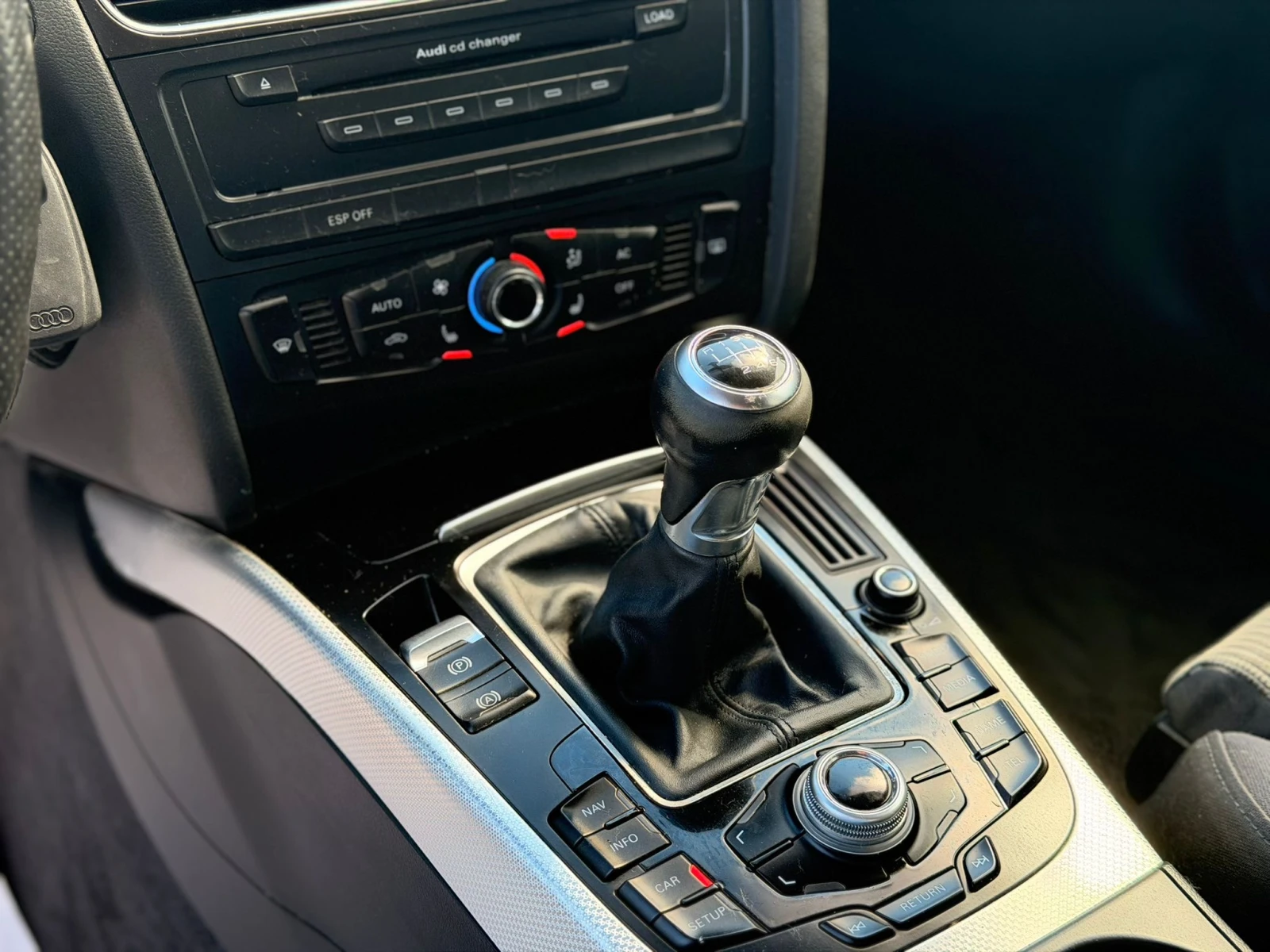 Audi A4 2.0TDI, снимка 13 - Автомобили и джипове - 55036178