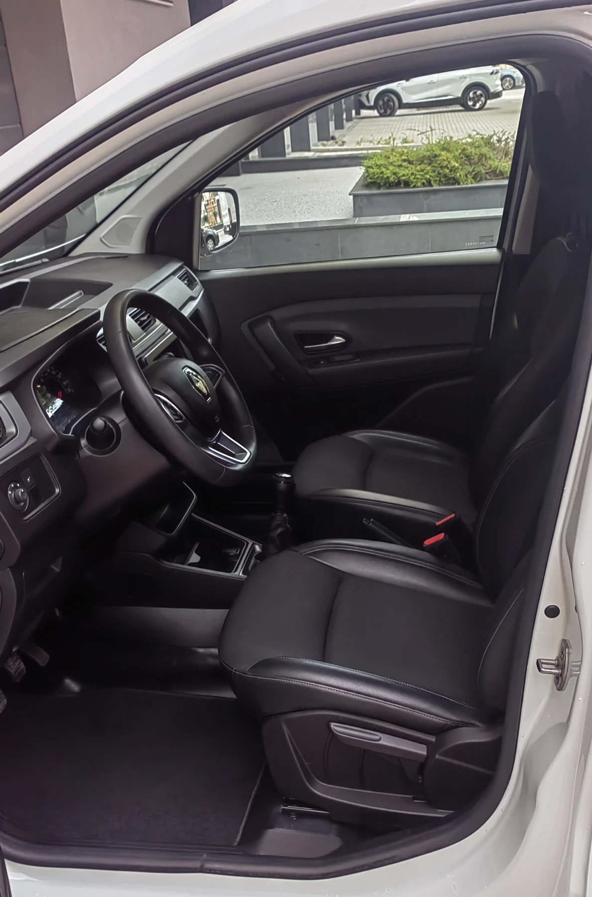 Renault Express 1.5 dci , снимка 8 - Автомобили и джипове - 55675354