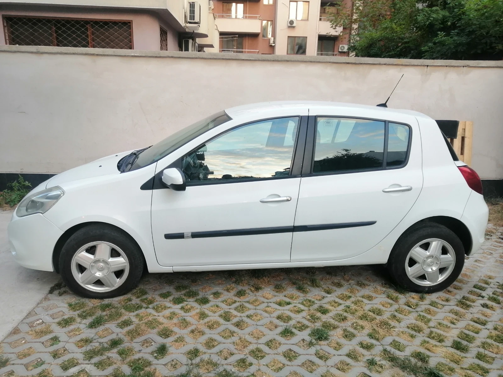 Renault Clio 1, 5дци, снимка 8 - Автомобили и джипове - 56316929
