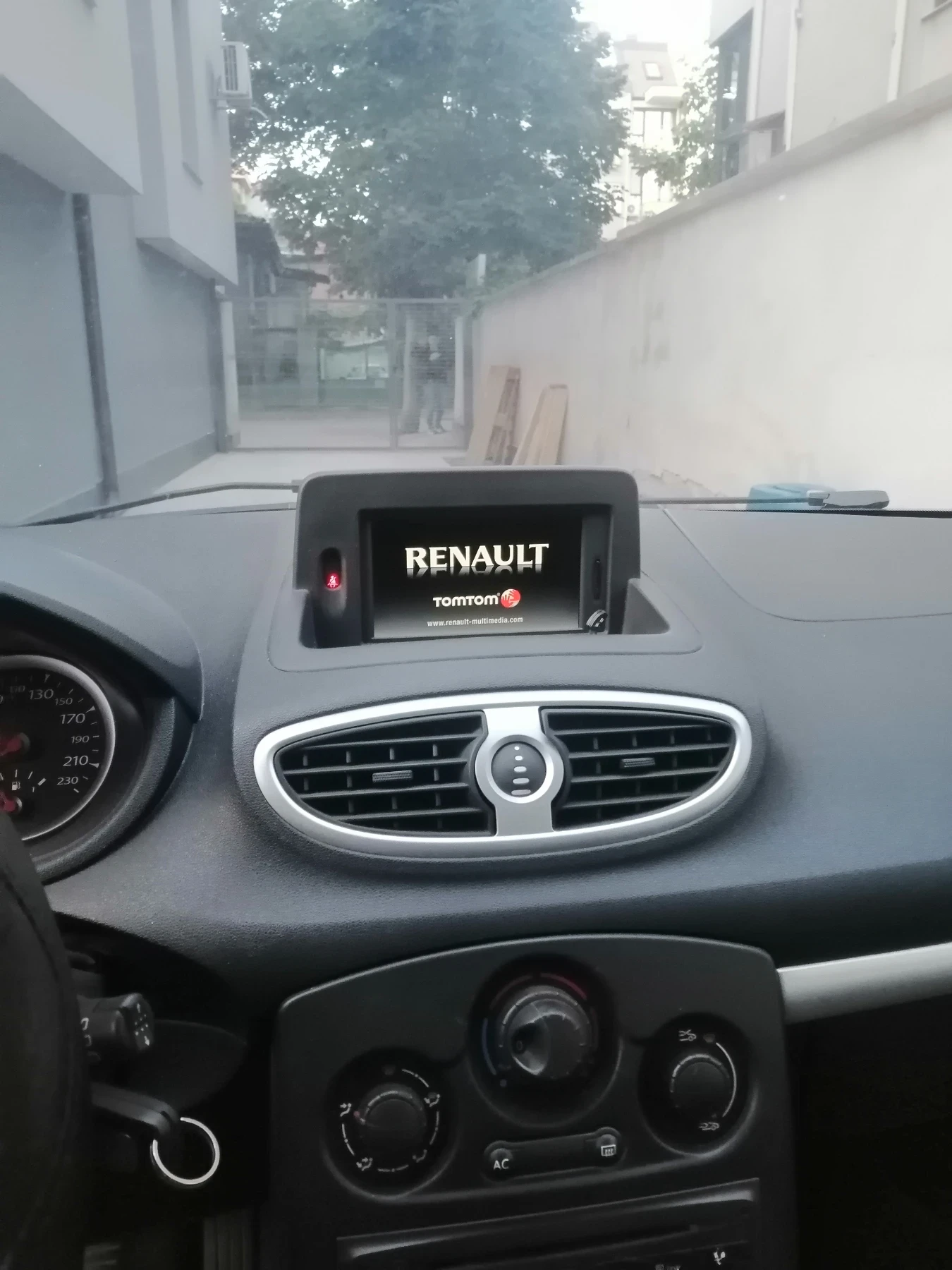 Renault Clio 1, 5дци, снимка 7 - Автомобили и джипове - 56316929