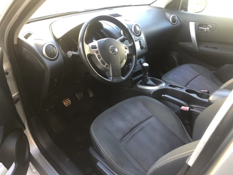 Nissan Qashqai 1.5DCi, снимка 5 - Автомобили и джипове - 48098146