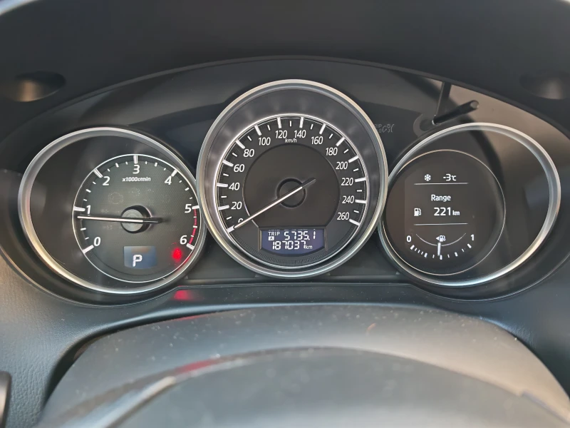 Mazda CX-5 2.2d Skyactiv 2017г., снимка 14 - Автомобили и джипове - 53184018