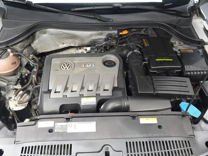 VW Tiguan 2.0 Tdi Premium 5N, снимка 6 - Автомобили и джипове - 56112780