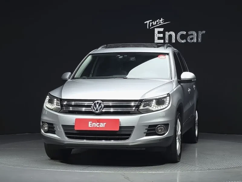VW Tiguan 2.0 Tdi Premium 5N, снимка 3 - Автомобили и джипове - 56112780