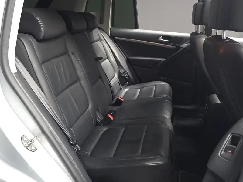 VW Tiguan 2.0 Tdi Premium 5N, снимка 11 - Автомобили и джипове - 56112780