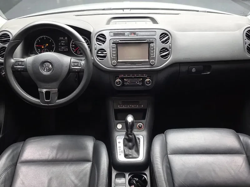 VW Tiguan 2.0 Tdi Premium 5N, снимка 7 - Автомобили и джипове - 56112780