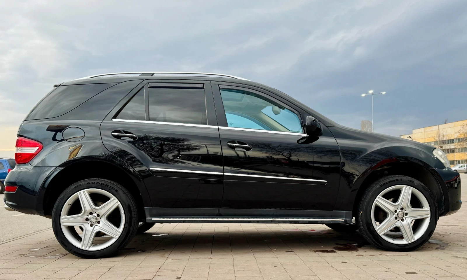 Mercedes-Benz ML 350  - изображение 3
