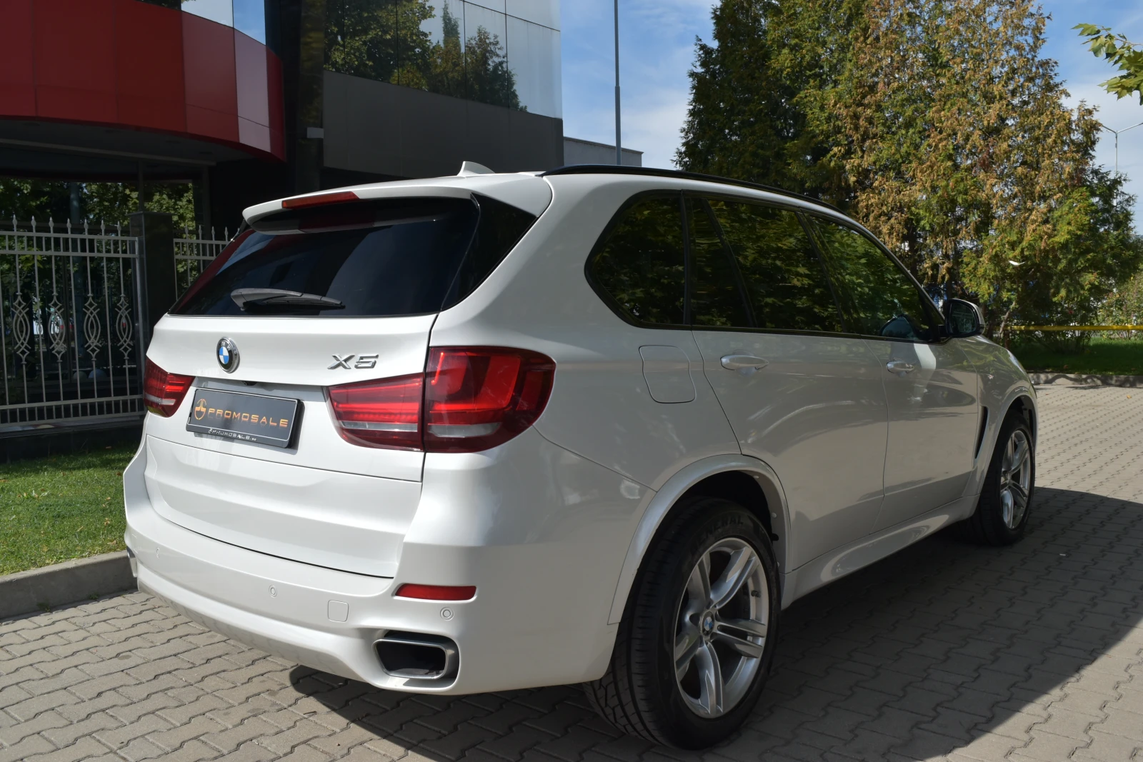 BMW X5 40d xDrive M* KeyGo* SoftClose* h/k* HUD* Individu, снимка 4 - Автомобили и джипове - 53975506