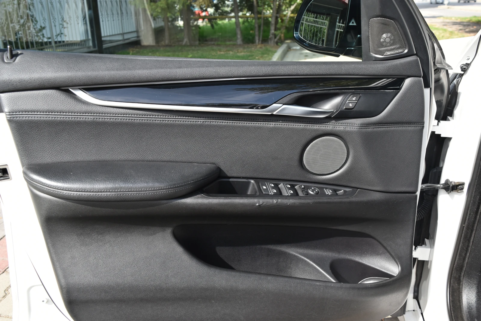 BMW X5 40d xDrive M* KeyGo* SoftClose* h/k* HUD* Individu, снимка 7 - Автомобили и джипове - 53975506