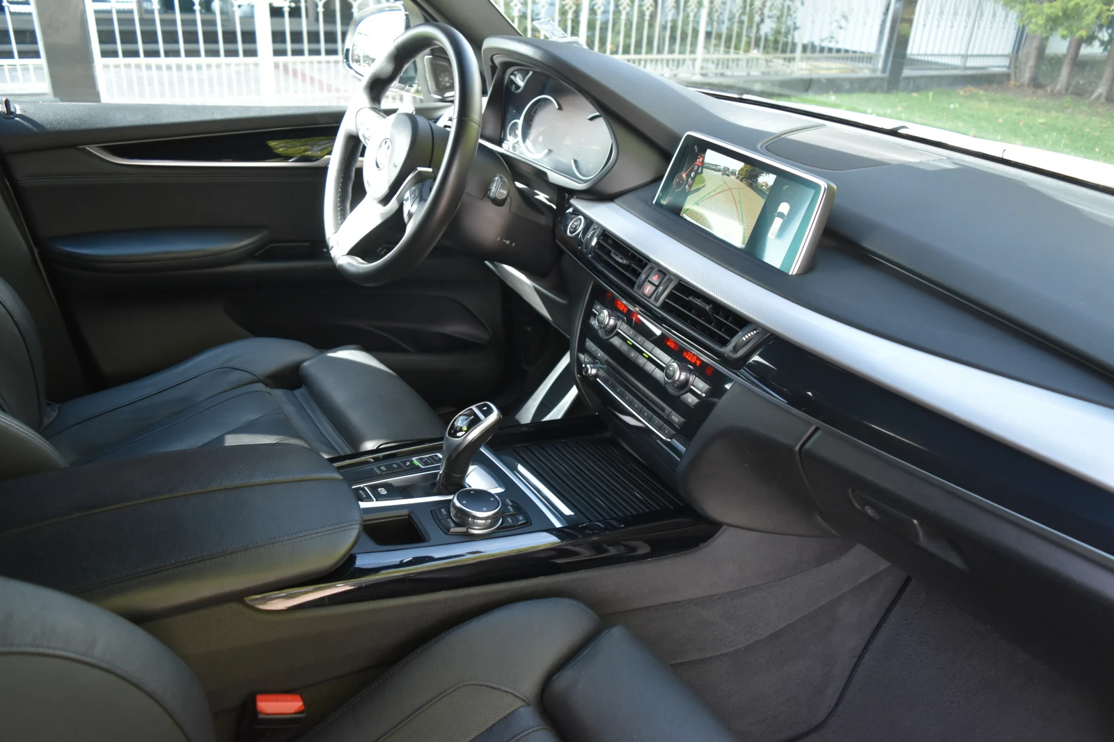 BMW X5 40d xDrive M* KeyGo* SoftClose* h/k* HUD* Individu, снимка 8 - Автомобили и джипове - 53975506