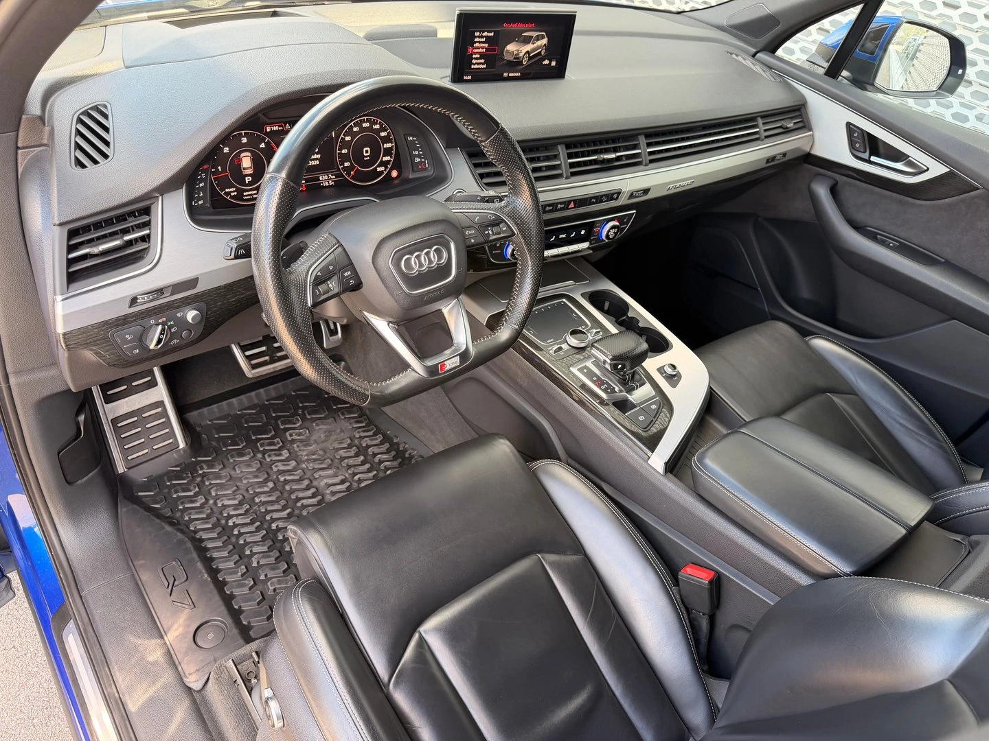 Audi Q7, снимка 6 - Автомобили и джипове - 56421270
