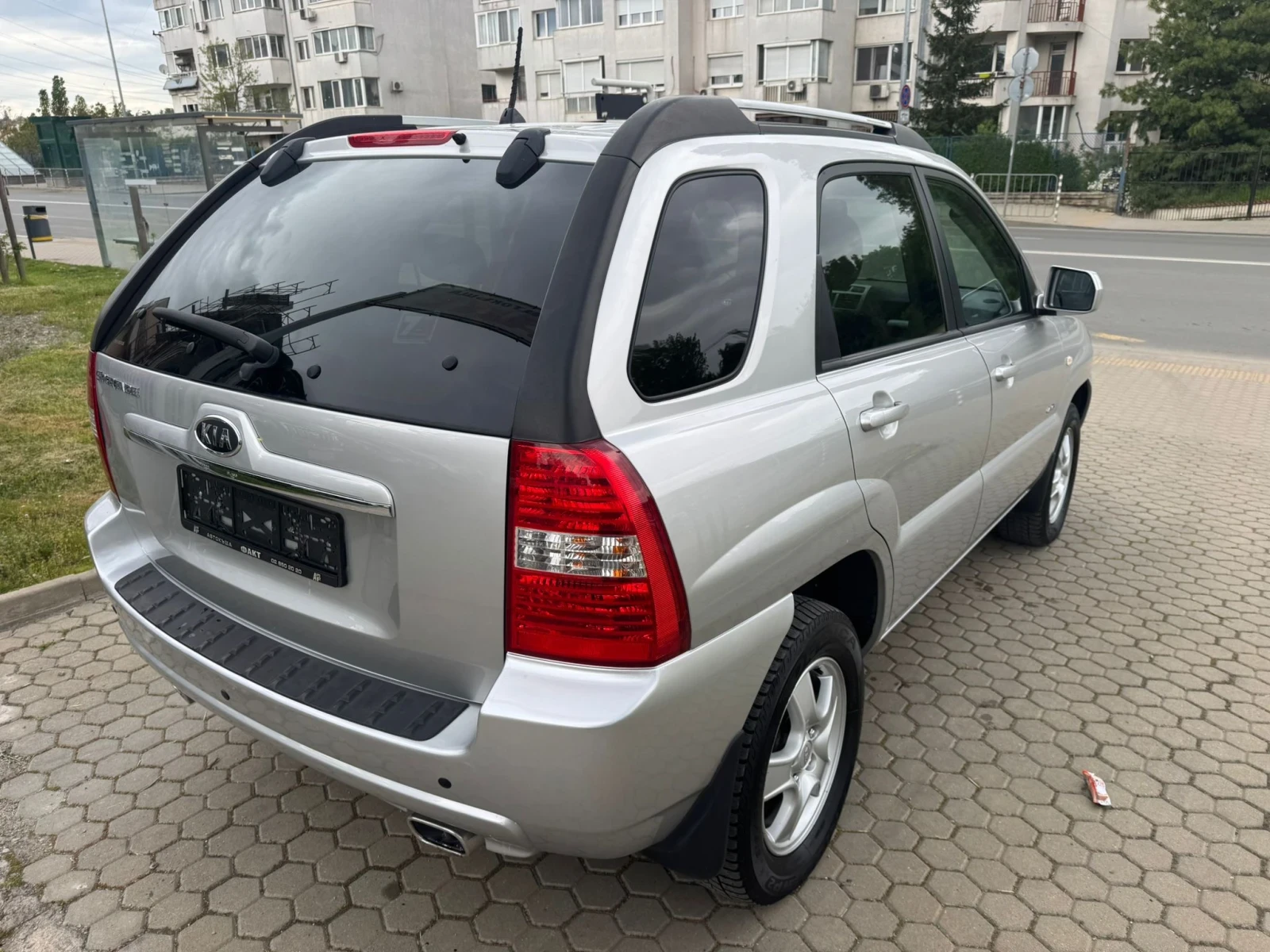Kia Sportage 2.0CRDi/4x4, снимка 4 - Автомобили и джипове - 54463589