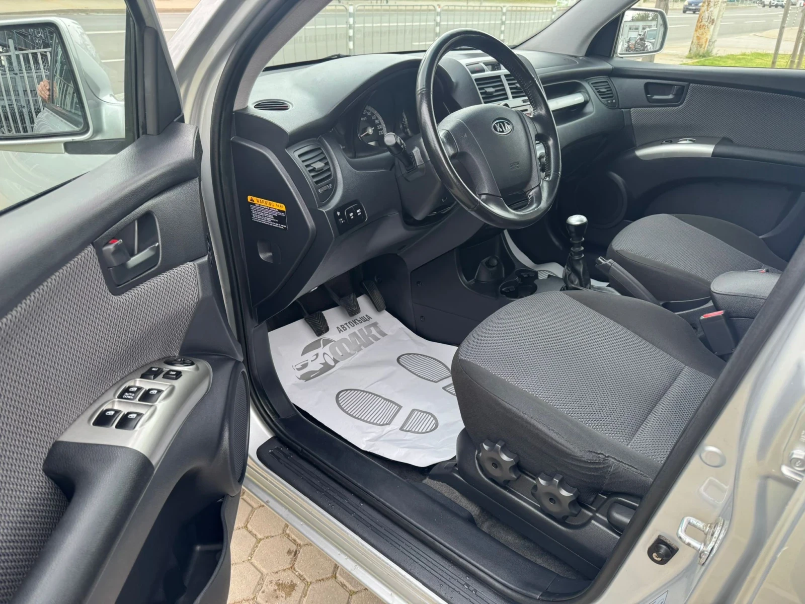 Kia Sportage 2.0CRDi/4x4, снимка 8 - Автомобили и джипове - 54463589