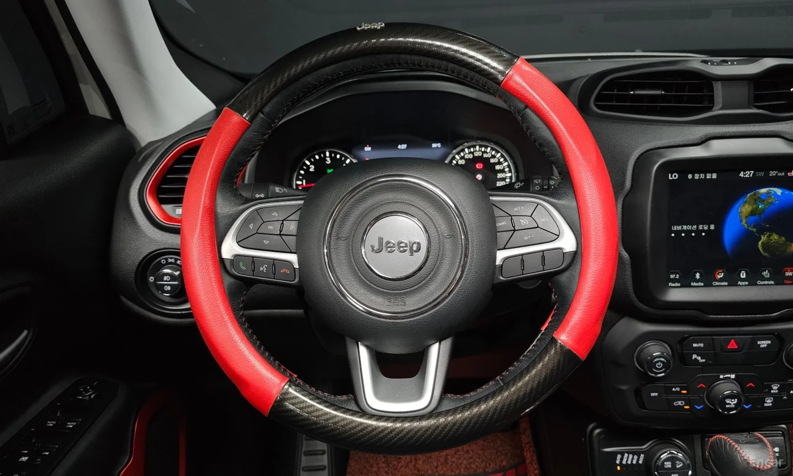 Jeep Renegade, снимка 13 - Автомобили и джипове - 54553863
