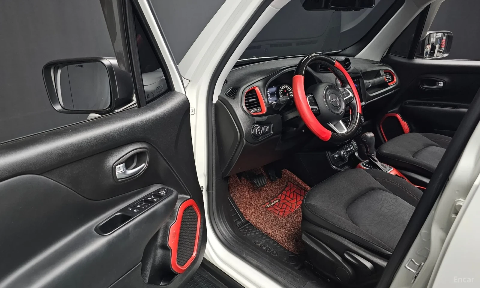 Jeep Renegade, снимка 11 - Автомобили и джипове - 54553863