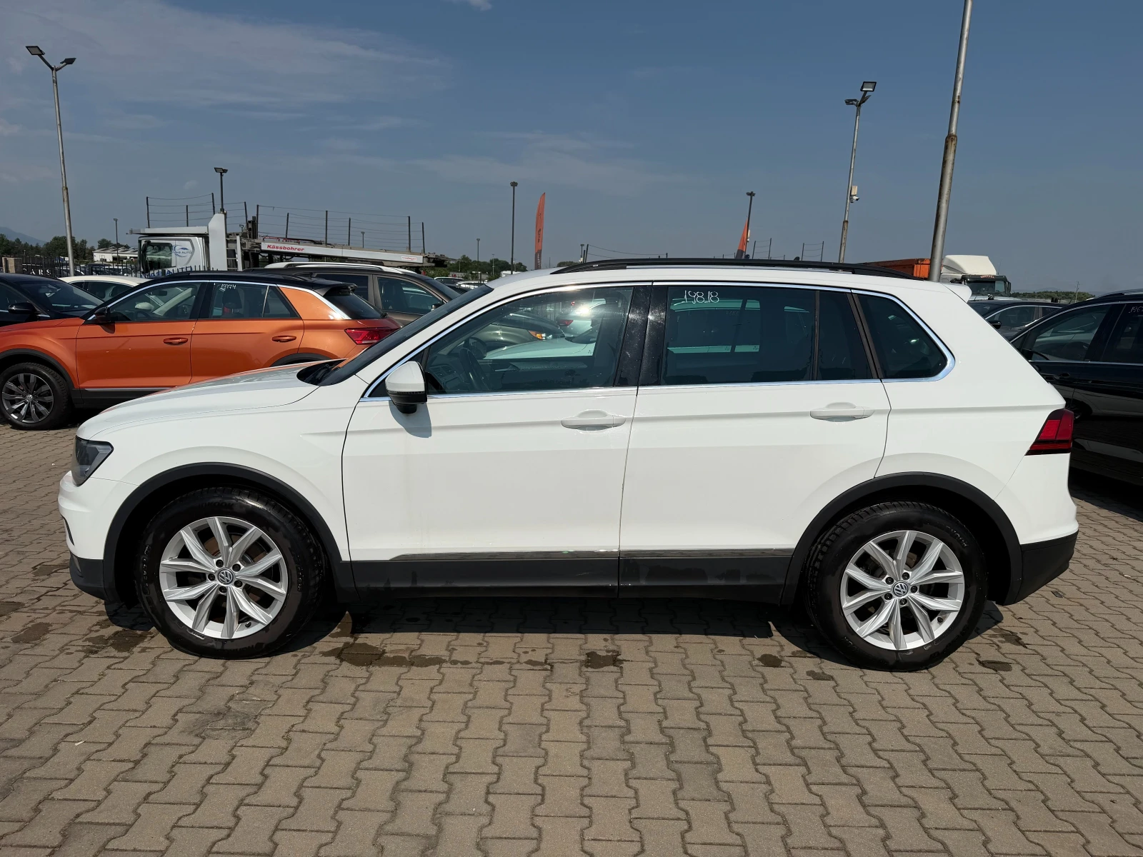 VW Tiguan 2.0TDI AVTOMAT/NAVI EURO 6, снимка 9 - Автомобили и джипове - 55115925