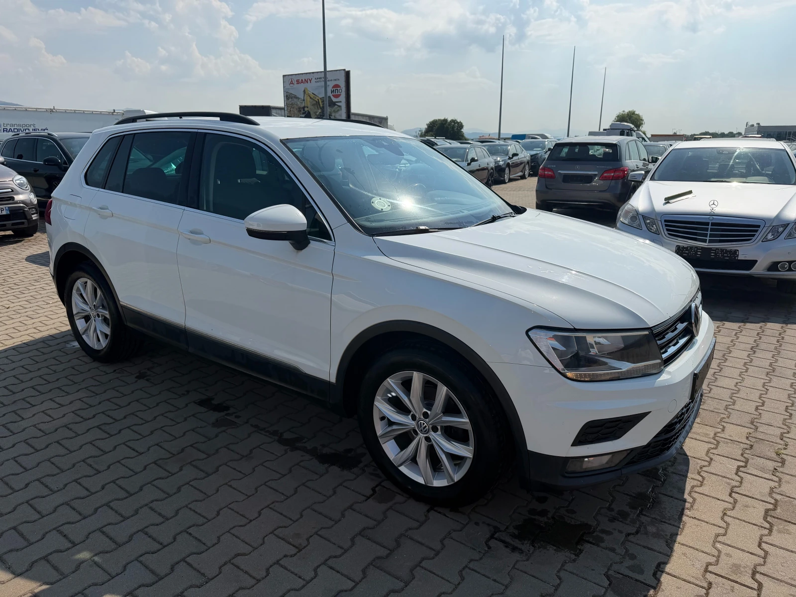 VW Tiguan 2.0TDI AVTOMAT/NAVI EURO 6, снимка 4 - Автомобили и джипове - 55115925