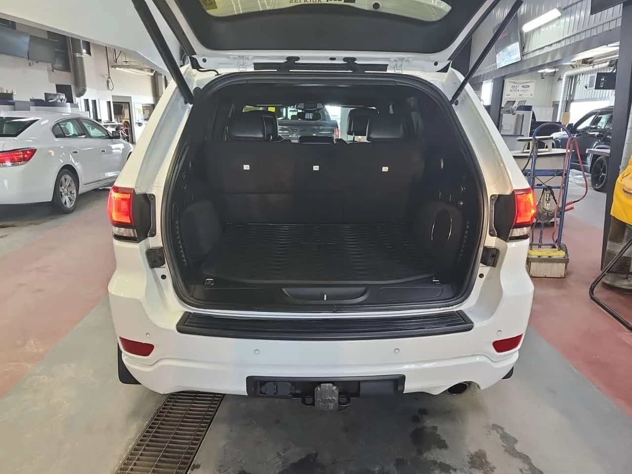 Jeep Grand cherokee ALTITUDE / КОЖА / ЛЕД / ПАНОРАМА , снимка 5 - Автомобили и джипове - 55471526