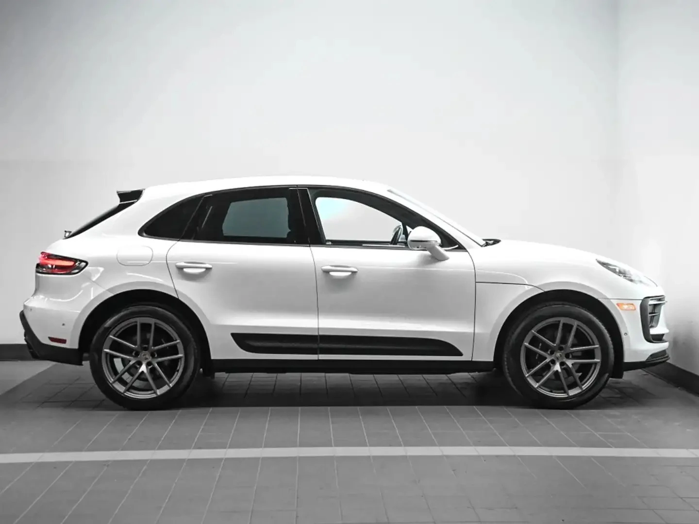 Porsche Macan PREMIUM PLUS PKG ЦЕНА ДО БЪЛГАРИЯ АВТОКРЕДИТ, снимка 5 - Автомобили и джипове - 55504134