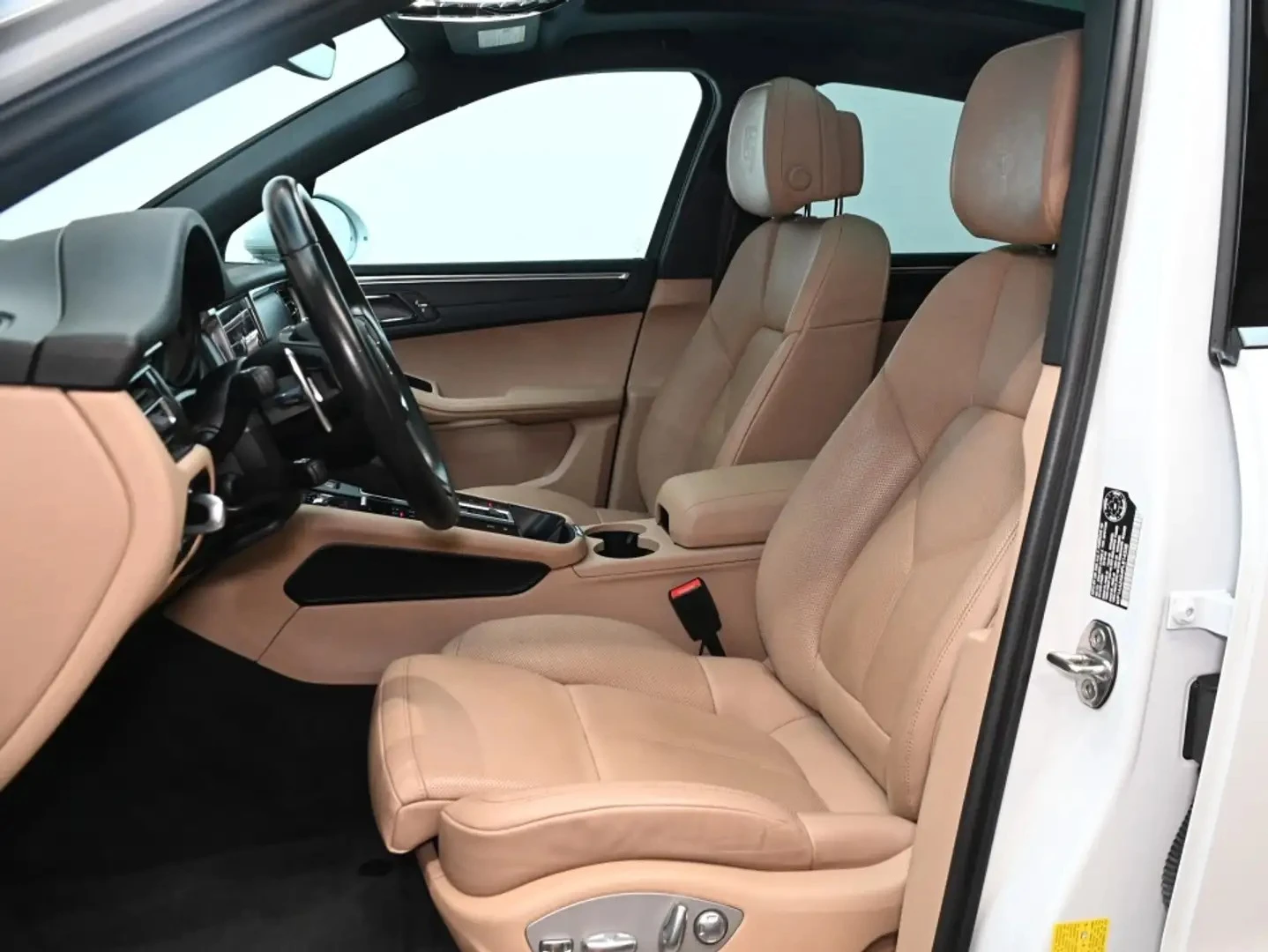 Porsche Macan PREMIUM PLUS PKG ЦЕНА ДО БЪЛГАРИЯ АВТОКРЕДИТ, снимка 10 - Автомобили и джипове - 55504134