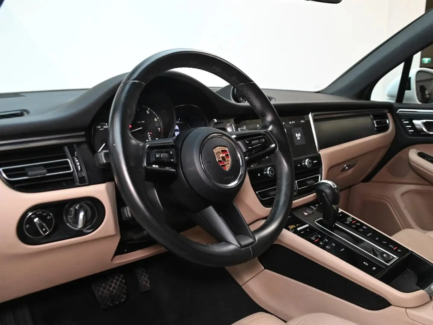 Porsche Macan PREMIUM PLUS PKG ЦЕНА ДО БЪЛГАРИЯ АВТОКРЕДИТ, снимка 9 - Автомобили и джипове - 55504134