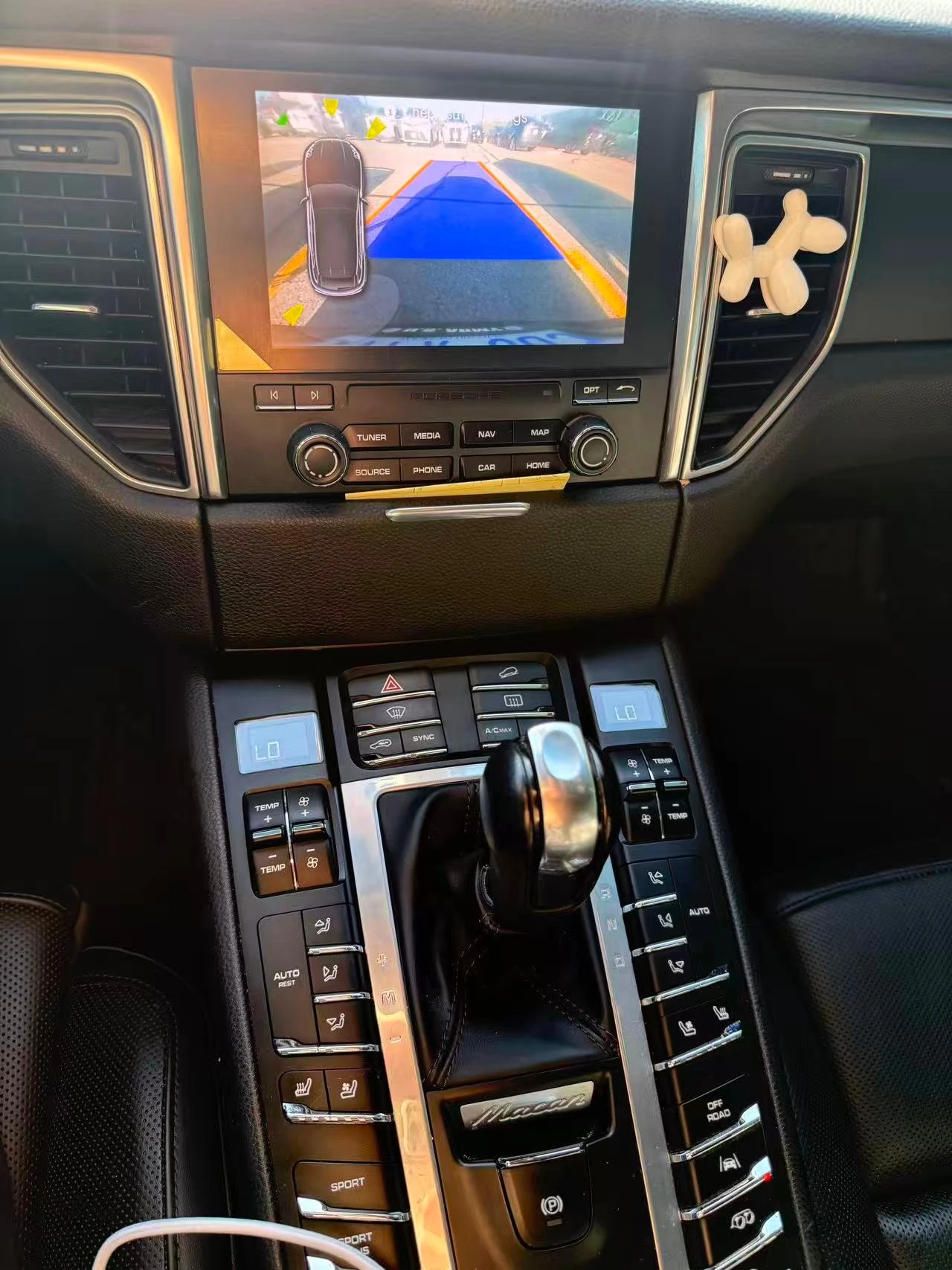 Porsche Macan * AWD * CARFAX * ОПЦИЯ ЗА ФИНАНСИРАНЕ * , снимка 9 - Автомобили и джипове - 56066454