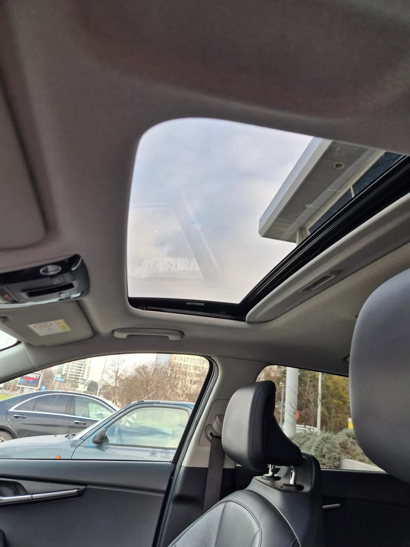 Kia Niro, снимка 7 - Автомобили и джипове - 56152678