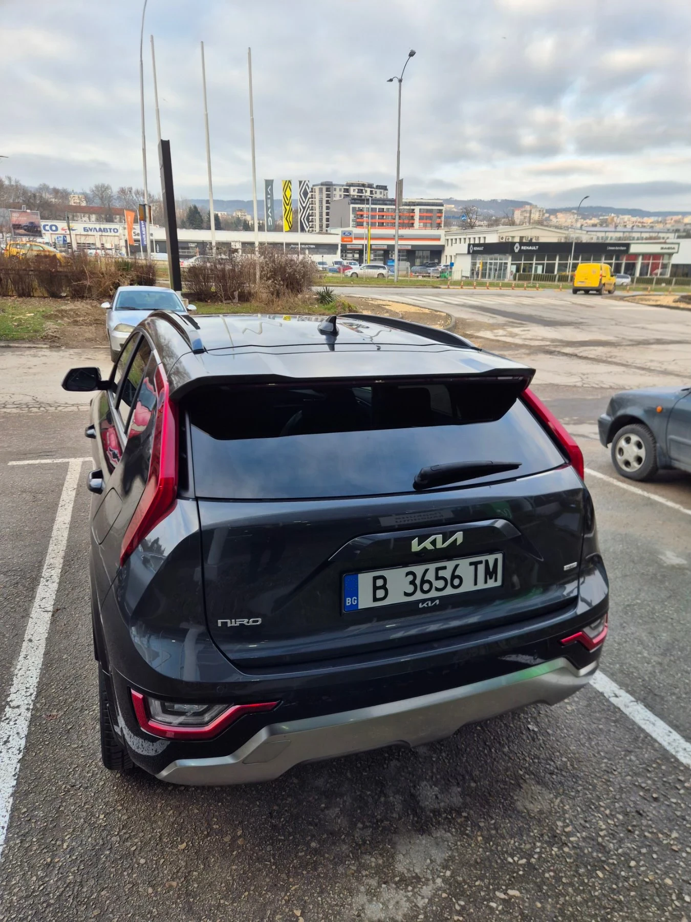 Kia Niro, снимка 4 - Автомобили и джипове - 56152678