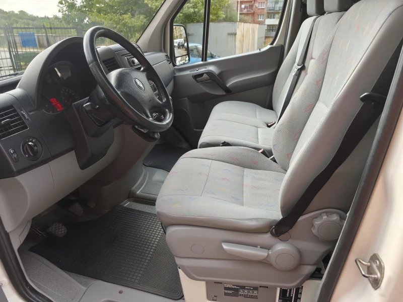 VW Crafter 2.5 136kc, снимка 16 - Бусове и автобуси - 52679471