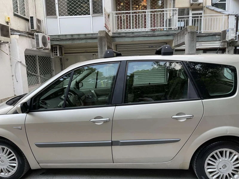 Renault Scenic, снимка 4 - Автомобили и джипове - 48511360