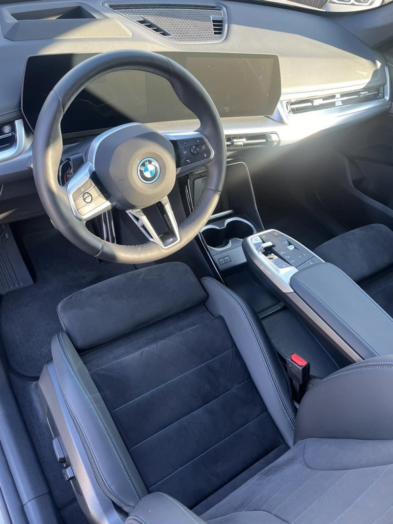 BMW iX1 xDrive30, снимка 6 - Автомобили и джипове - 48574353