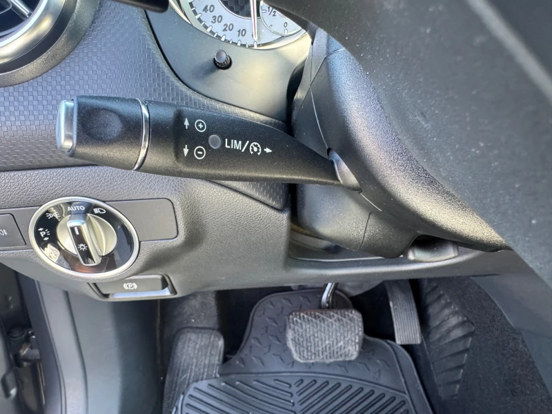 Mercedes-Benz A 200 d AMG-Line 4Matic, снимка 13 - Автомобили и джипове - 51679486