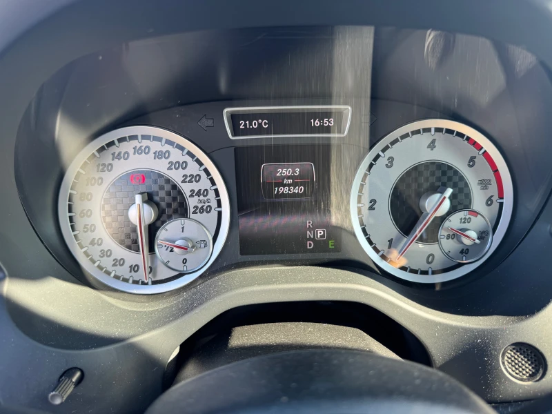 Mercedes-Benz A 200 d AMG-Line 4Matic, снимка 9 - Автомобили и джипове - 51679486