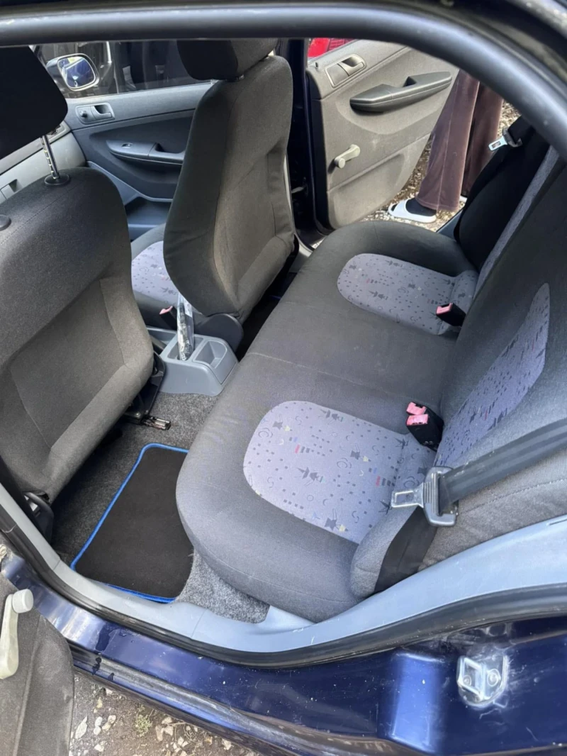 Skoda Fabia 1.9 SDI, снимка 2 - Автомобили и джипове - 52622944