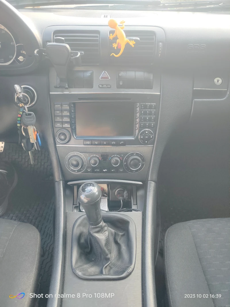 Mercedes-Benz C 220, снимка 9 - Автомобили и джипове - 52188205