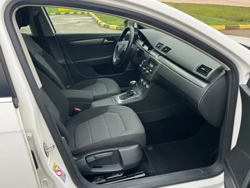 VW Passat 2.0TDI SWISS, снимка 13 - Автомобили и джипове - 52724172