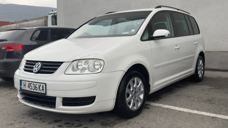 VW Touran, снимка 2 - Автомобили и джипове - 52738007