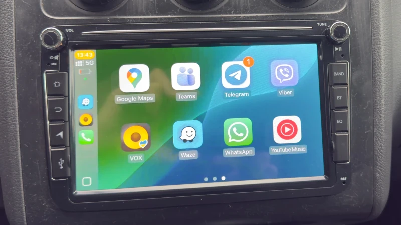 VW Touran, снимка 16 - Автомобили и джипове - 52738007