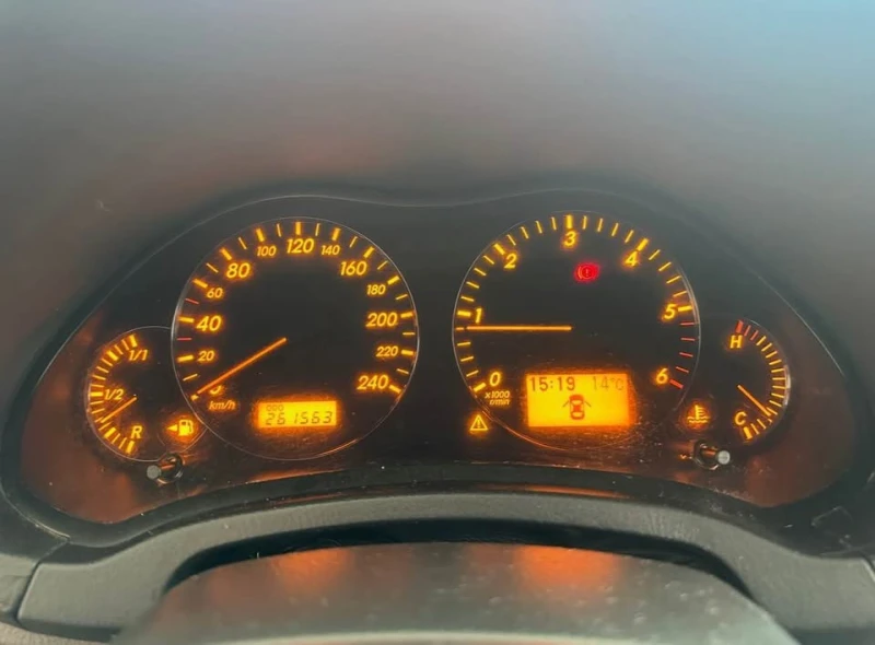 Toyota Avensis, снимка 8 - Автомобили и джипове - 52897756