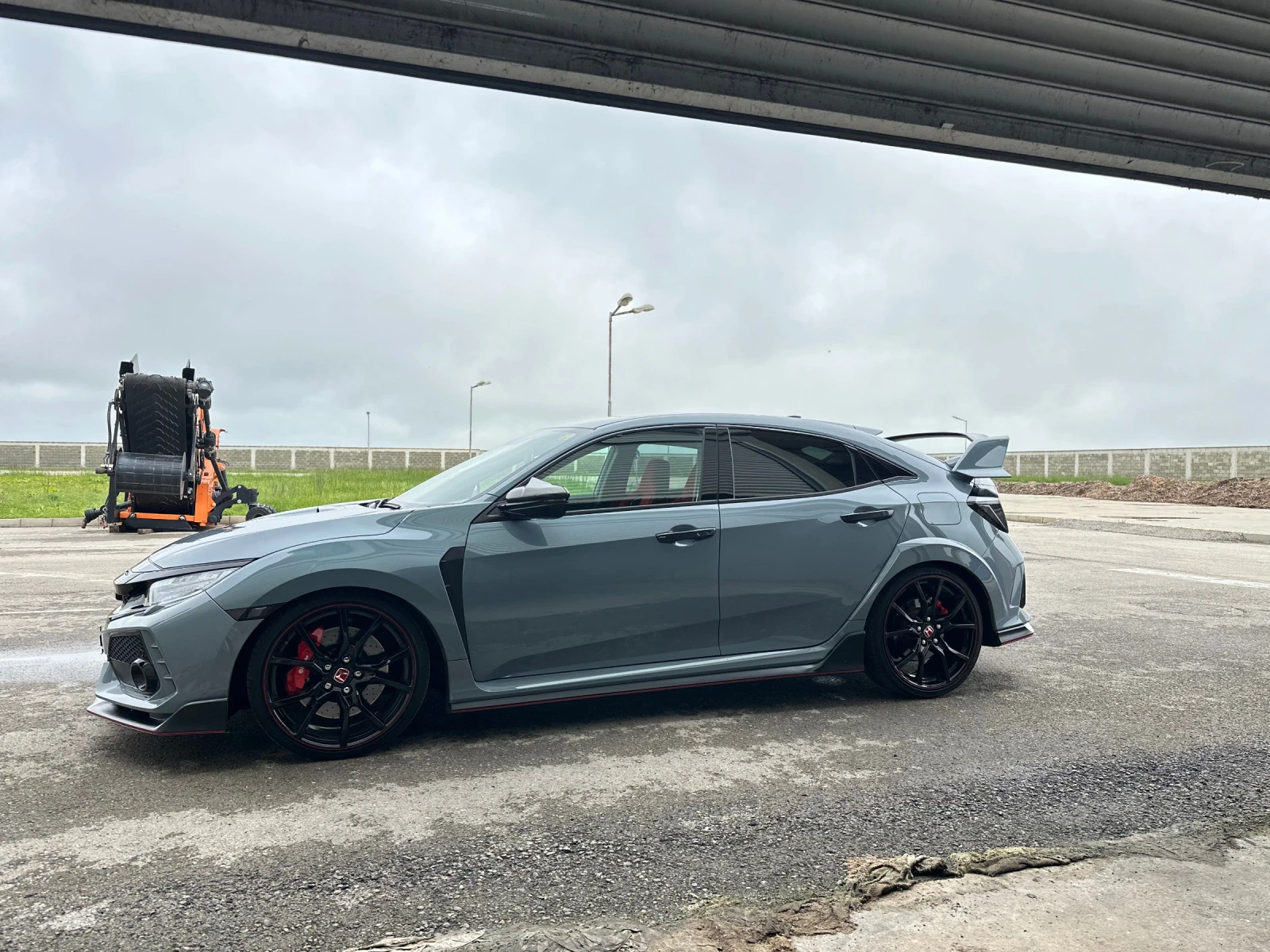 Honda Civic Type R FK8 - изображение 8