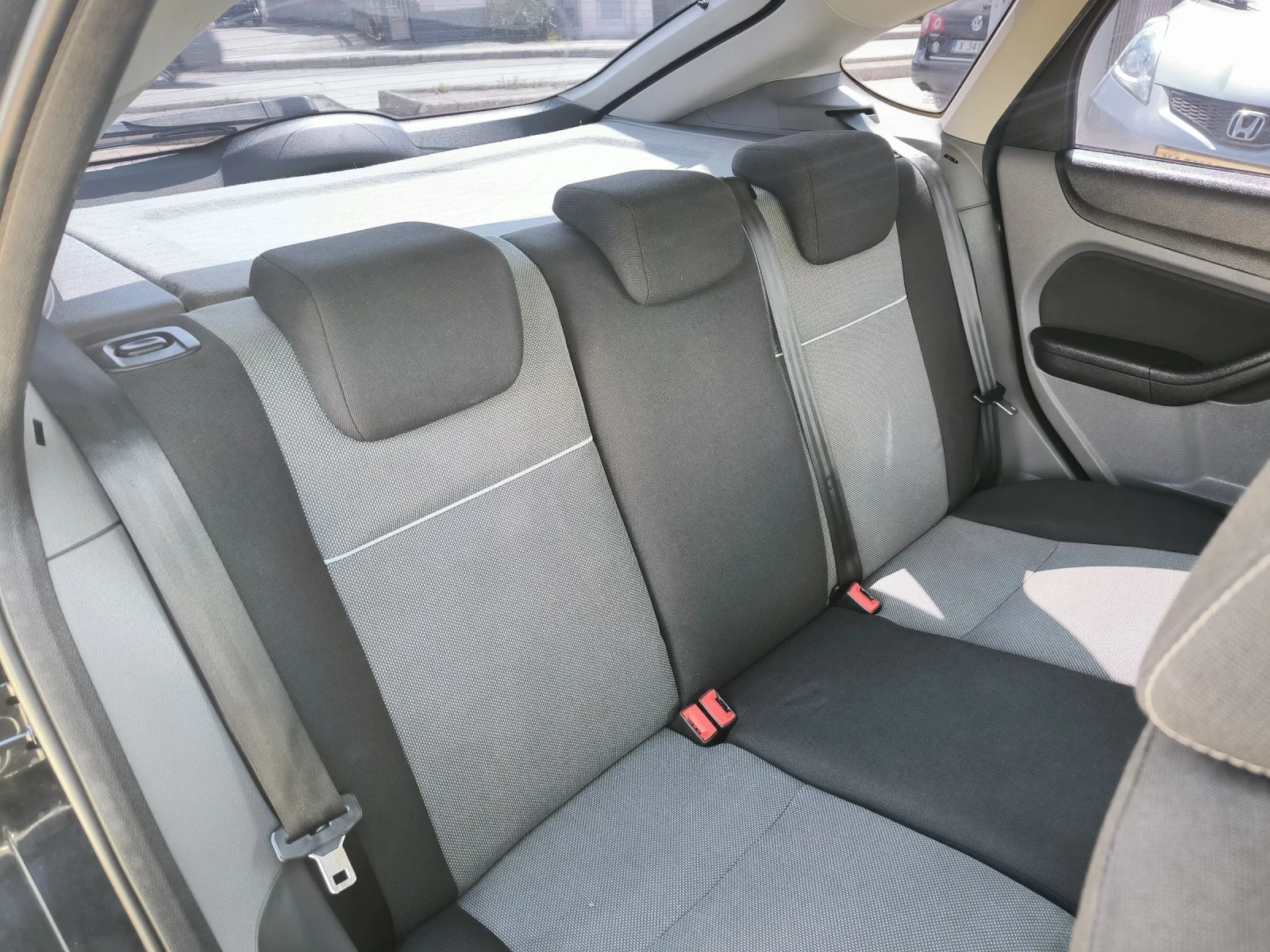 Ford Focus 1.8i | Mobile.bg — изображение 11